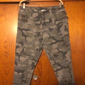 Umgee skinny/straight pants